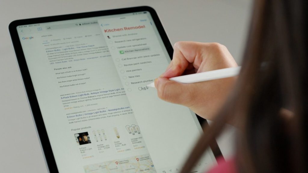 Using an Apple Pencil to enter text anywhere with Scribble in iPadOS 14. 